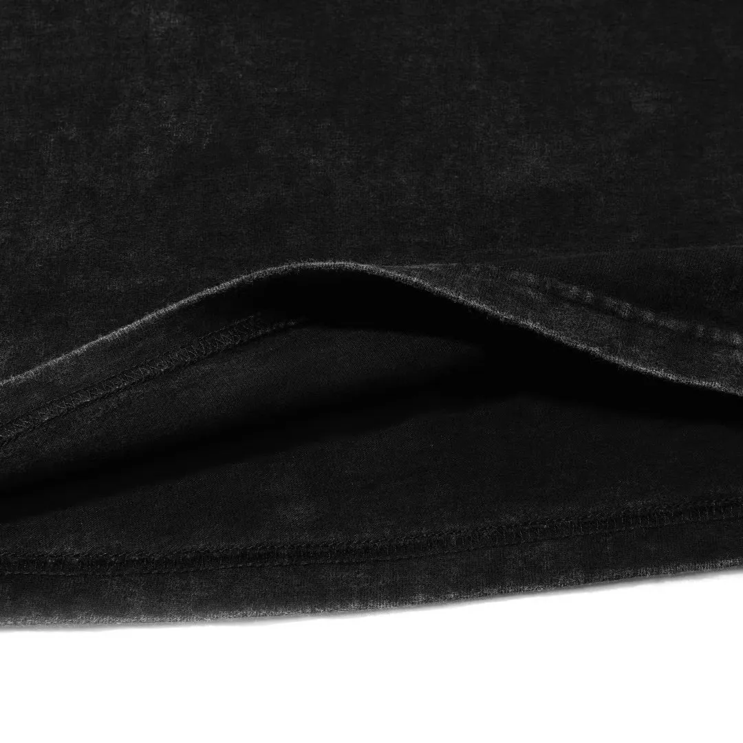 W902#P160💰 Stone Island 22ss Stone Island classic logo armband, heavy washed long sleeves, versatile couple style bottoming round neck sweatshirt! Simple armband design, customized 1*1 thread (fine texture), 300g double yarn fabric, very good quality, foreign trade craftsmanship, respect the original version! The cuff threads are all original bartacks! The time-consuming and material consumption distinguishes the ordinary version on the market! Tops worn by celebrities from all walks of life on INS, can be matched with couple styles! Color: washed black with purple label, green label Size: M-XXL